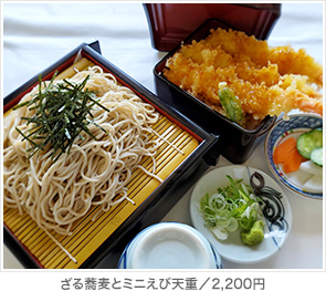 小海老天おろし蕎麦と鰻丼／2,200円